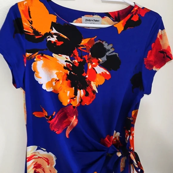 Dress - Picture 2 of 4